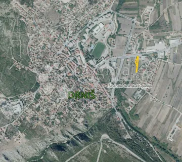 Građevinsko zemljište u centru Drniša