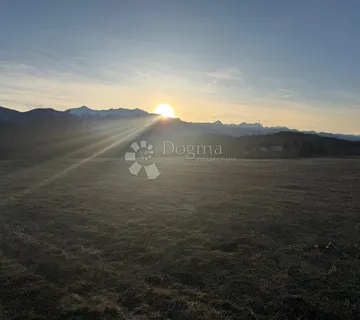 Lovinac Zemljište S Pogledom Na Velebit I Zir 5280 M2