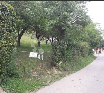 Sesvete, građ. zemljište 1800m2, postojeći objekt 30 m2 - cover