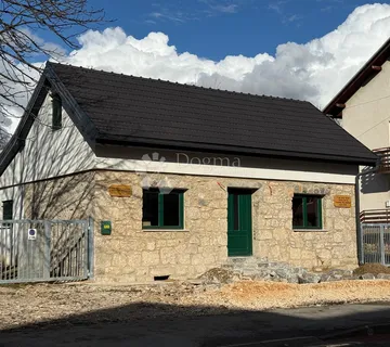 Nova Tradicionalne Kvalitetne Gradnje Kuća Centar Grada - Gospić