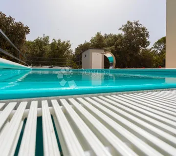 Apartman sa bazenom u Zatonu - Zaton, Nin