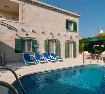Otok Brač – Mediteranska vila s bazenom i saunom u malom mjestu 900 m do mora - Supetar