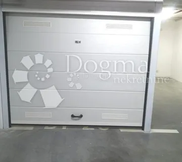 GARAŽA U LOVINČIĆEVOJ-28m2 !!! - Zagreb