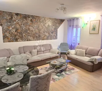 BUJE - Renovirana kamena kuća u starogradskoj jezgri 4SS+DB - cover