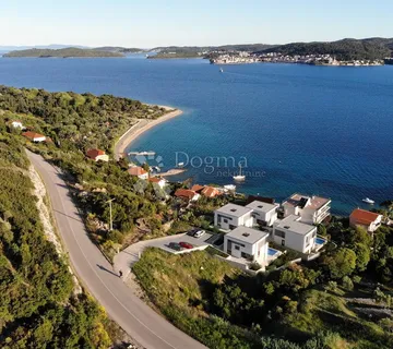 GRAĐEVINSKO ZEMLJIŠTE S GRAĐEVINSKOM DOZVOLOM NA PELJEŠCU - 411 m² - cover