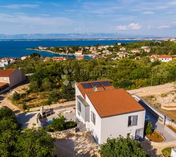 Tri kuće sa bazenom u blizini mora - Ugljan, Preko