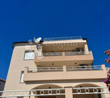 Predivna kuća za turističku namjenu- Seget Donji - Seget Donji, Seget