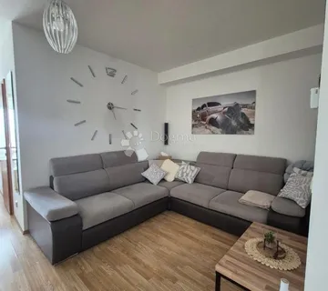 UGODAN STAN  U CENTRU OROSLAVJA - cover