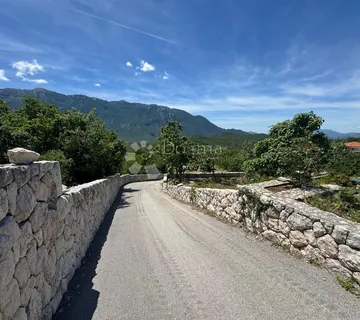 Atraktivno Zemljište S Projektom Vile-Zagvozd