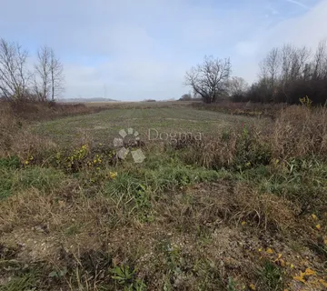 Prostrano poljoprivredno zemljište 5.206m² nadomak rijeke Save! - Oborovo, Rugvica