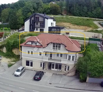 Kompletno rekonstruiran stan u potkrovlju zgrade nadomak centra Krapine! - Krapina