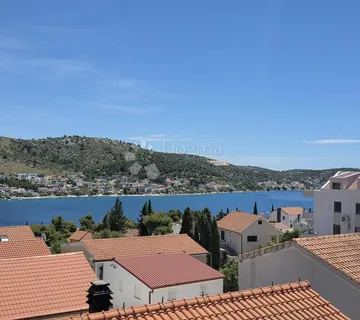 Rogoznica – Apartmanska kuća s 7 jedinica i velikim investicijskim potencijalom