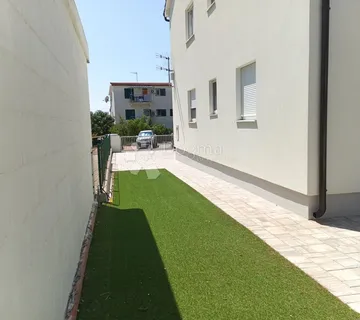 VODICE - stan u prizemlju 126 m2 - cover