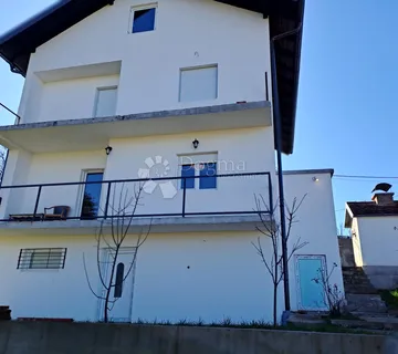 Novo uređena kuća s krasnim pogledom - Glina