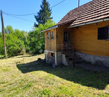 Vikendica na selu s priključkom struje - Golinja, Gvozd