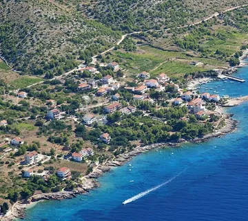 Poljoprivredno zemljište Zavala - 23400m2 - Zavala, Jelsa