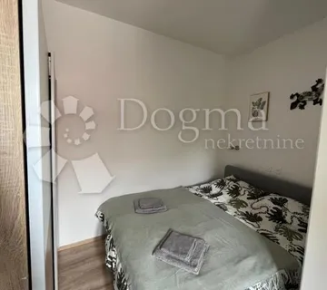 PRILIKA!! 2 kuće u blizini centra Crikvenice - Crikvenica