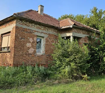 Veliko Građevinsko Zemljište S Kućom Za Rušenje - Negovec, Vrbovec
