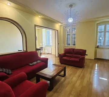 Stan ili sobe u najam - RIJEKA CENTAR