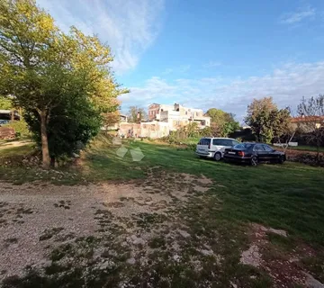 JURŠIĆI - Građevinsko zemljište na rubu naselja - Juršići, Svetvinčenat