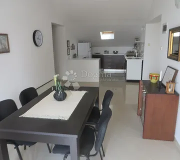 Dramalj, etaža 123 m2, parking, prodaja - Dramalj, Crikvenica
