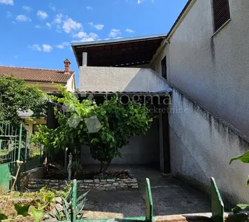 Komforna Mala Kuća od 110m² - Pula