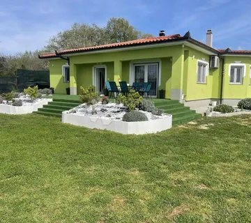 MODERNA PRIZEMNICA U ZELENILU - Galižana - Galižana, Vodnjan