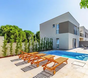 Prekrasna vila sa bazenom - Pula