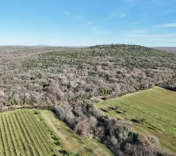 Poljoprivredno zemljište 3453m2,Bale-Istra
