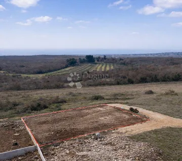 Višnjan, atraktivno zemljište s panoramskim pogledom na more