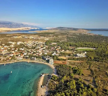 Odličan teren u centru Novalje - Novalja