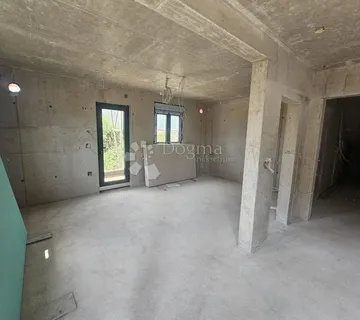 Dvosoban stan na prvom katu s vrtom u Kaštel Starom! - Kaštel Stari, Kaštela