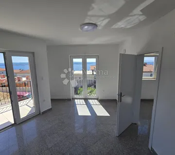 PRILIKA!! Apartman Crikvenica 36m2 380m od mora - cover