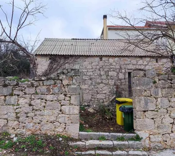 Starina, kamena kuća u unutrašnjosti Pelješca - Oskorušno, Orebić