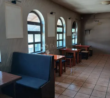 Pokrenite posao odmah: kafić i kuća u Boboti - Bobota, Trpinja