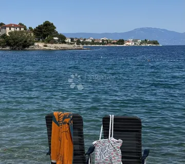 Prvi red do mora / 2S+DB / Otok Krk - Vantačići, Malinska-Dubašnica