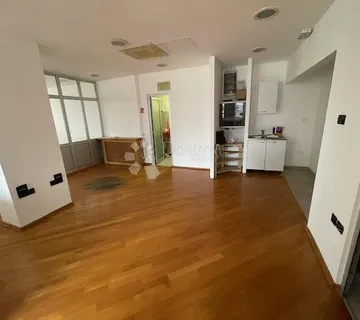 Brajda-107m2-poslovni prostor 6 ureda,lift,dva ulaza - Rijeka