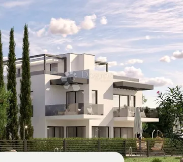 Dvojnica na 350m od mora - Novigrad