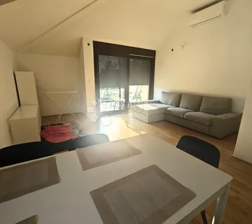 Moderan novouređen 4S stan Šalata - Zagreb
