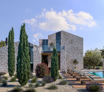 Rovinj okolica, zemljište s građevinskom dozvolom za vilu - Kanfanar