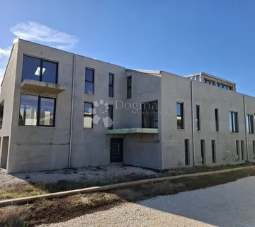 POREČ - Stan u novogradnji blizu grada i mora (S4)