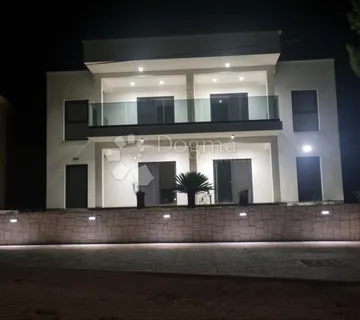 Otok Pašman, Neviđane, apartman 1. red do mora - Neviđane, Pašman