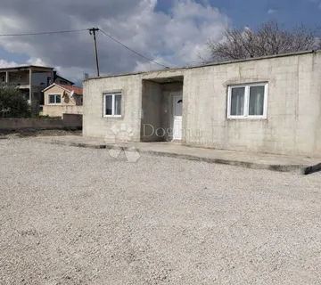 Useljiva prizemnica, Plano - Plano, Trogir
