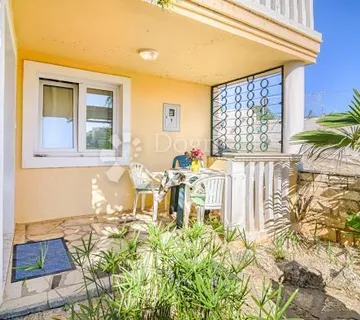Apartman Medulin - cover