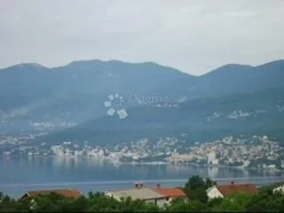 Atraktivan stan u villi sa predivnim panoramskim pogledom na more - Rijeka