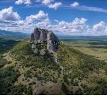 SENZACIONALNO ZEMLJIŠTE NEREALNA PRILIKA 130000 m2 - Sveti Rok, Lovinac