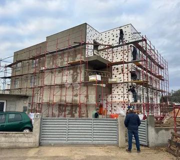 Apartman na zadnjoj etaži s krovnom terasom i pogledom na more - cover