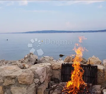 Otok Pašman, kuća sa 2 odvojena apartmana, 1.red do mora - cover