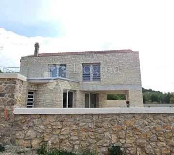 Kamena kuća s bazenom i pogledom na more - Novigrad