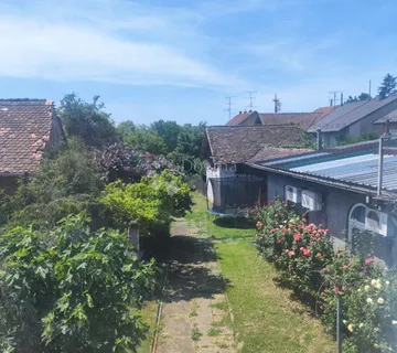 HOTEL NA ZLATNOJ LOKACIJI - cover